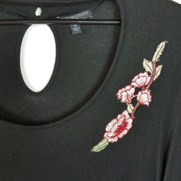 SIGNATURE STUDIO Women's SIZE 3X Black PULLOVER 3/4 SLEEVE Top CHOKER SCOOP NECK - Picture 3 of 7